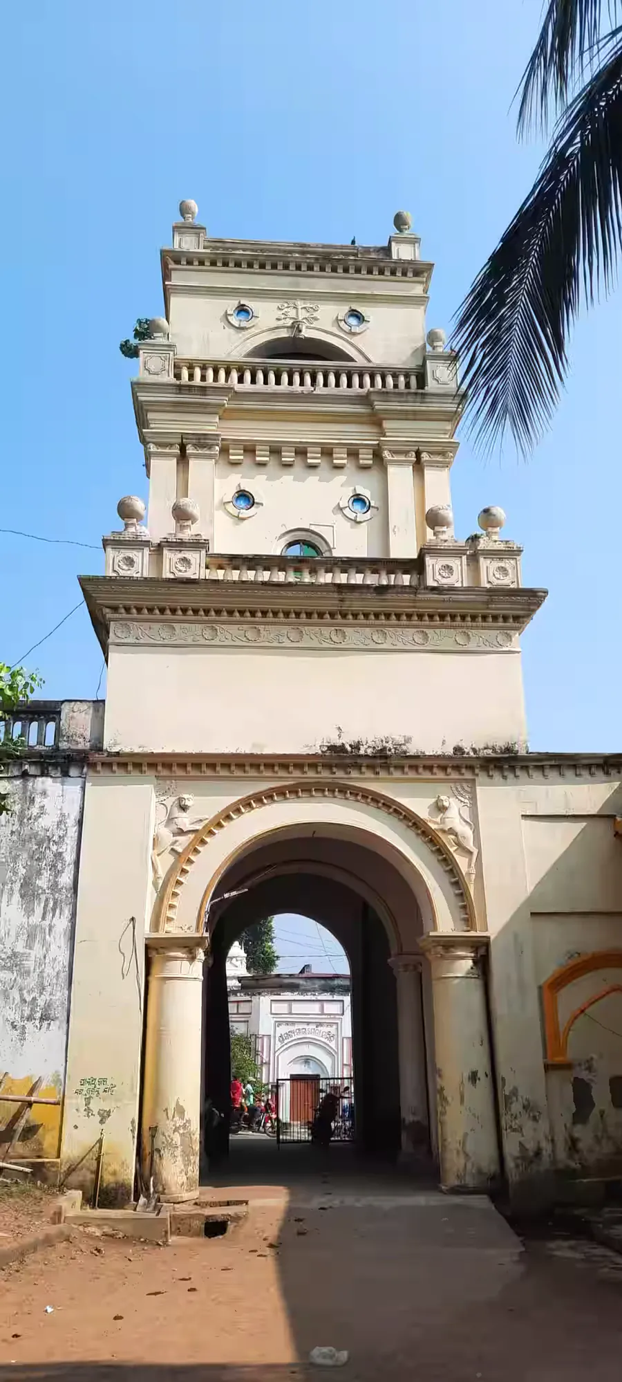 Heritage palace gate at Nilgiri